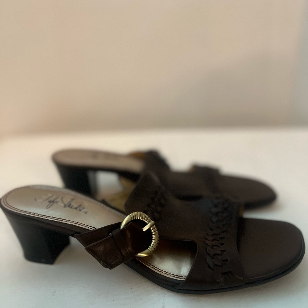Life Stride Stylish Brown Heeled Sandals sz. 8.5